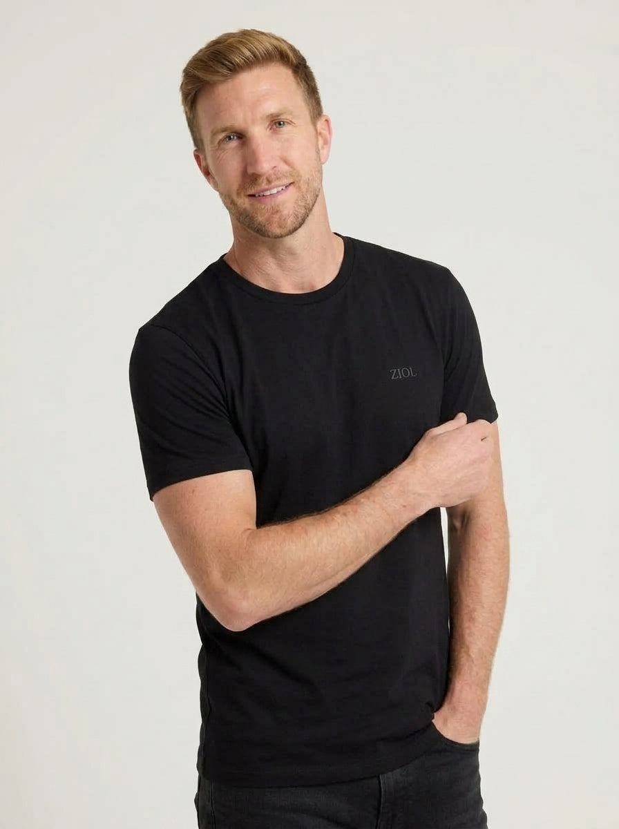Look masculino de verão com camiseta de algodão peruano