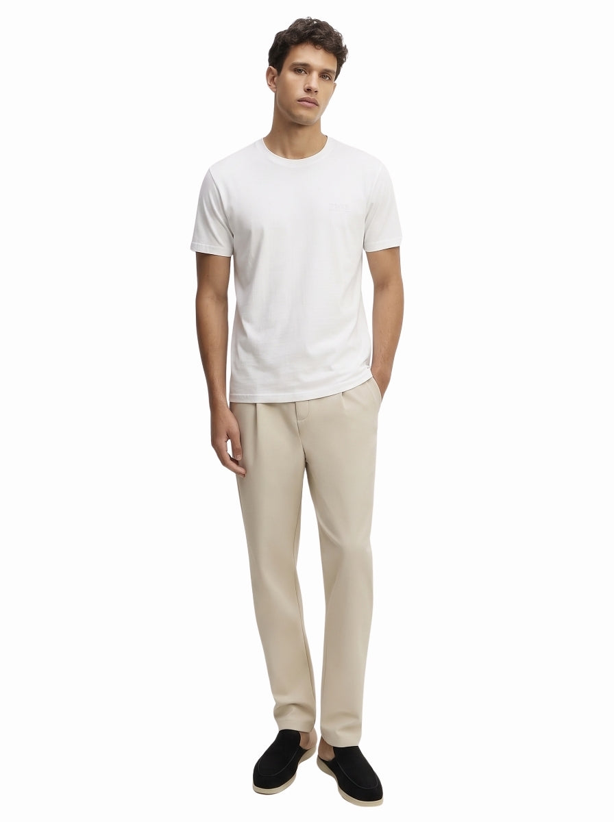 Camiseta Ziol Pima SilkTouch Branco masculina em algodão peruano Pima, vestida pelo modelo, foto 4